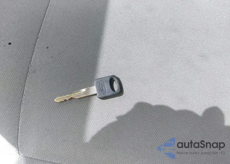 2010 Ford E-150 Commercial/Recreational z USA, uszkodzony, nr VIN 1FTNE1EW5ADA91061